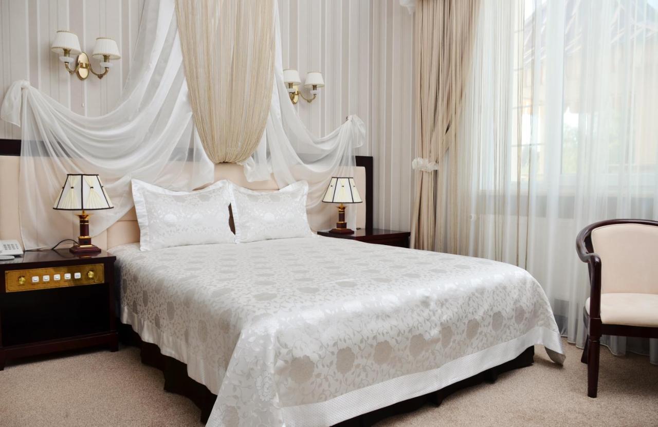 Sofievsky Posad 3*
